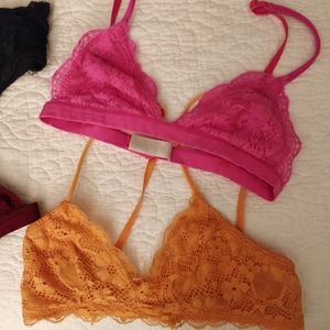 BUNDLE OF 4 BRALETTES